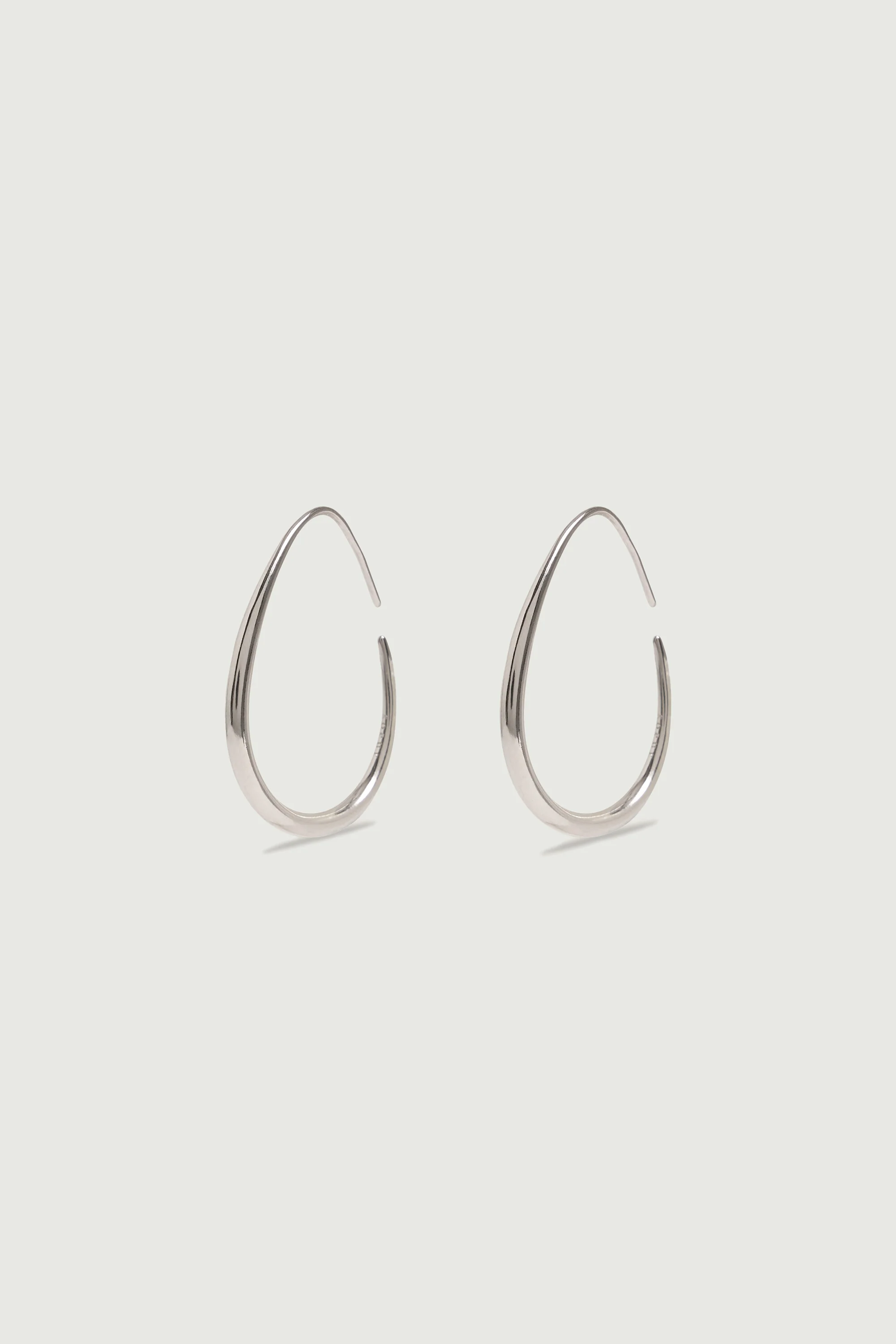 YASMINE GREY EARRINGS - Image 2