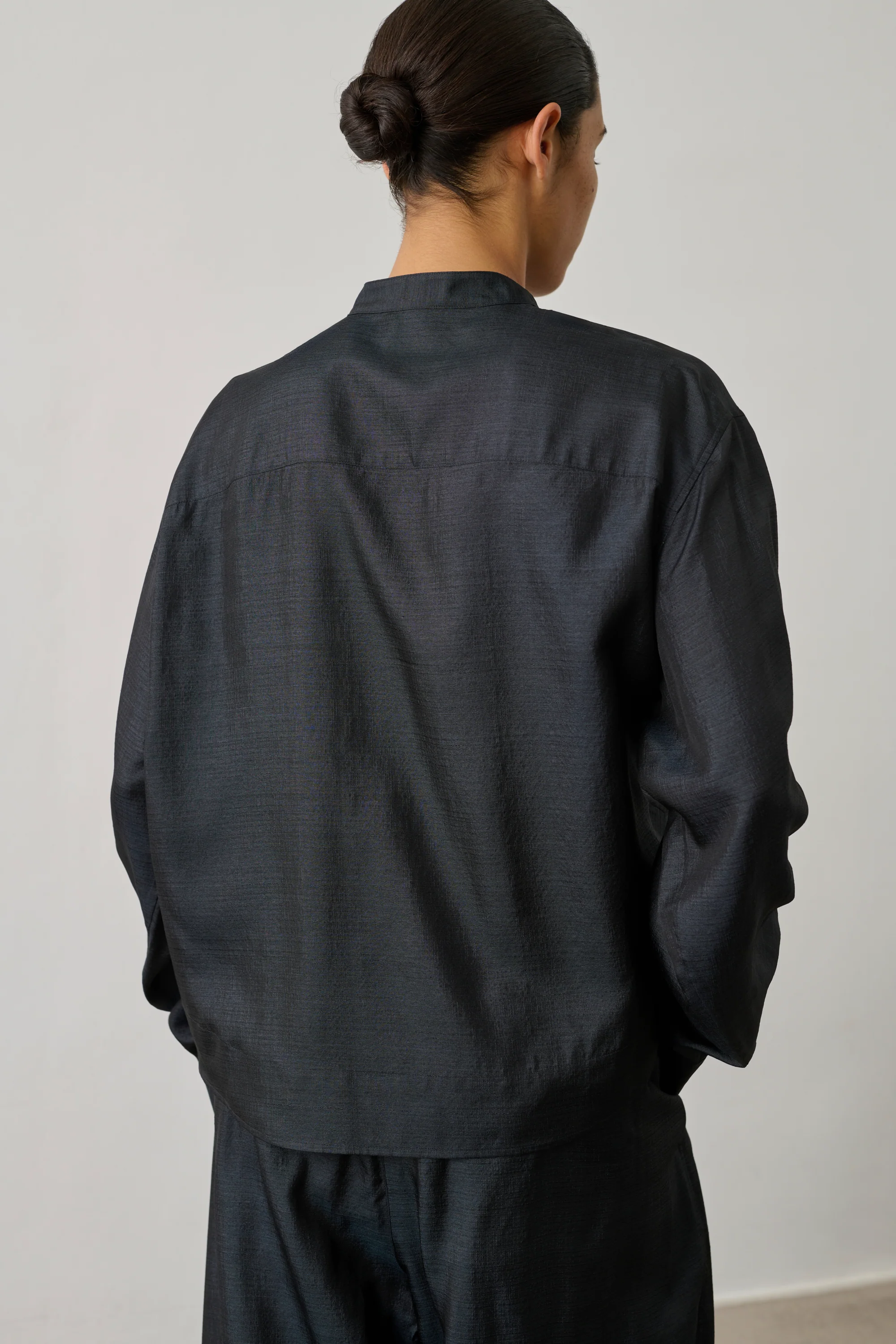 BLACK HAMPTON BLOUSE - Image 3