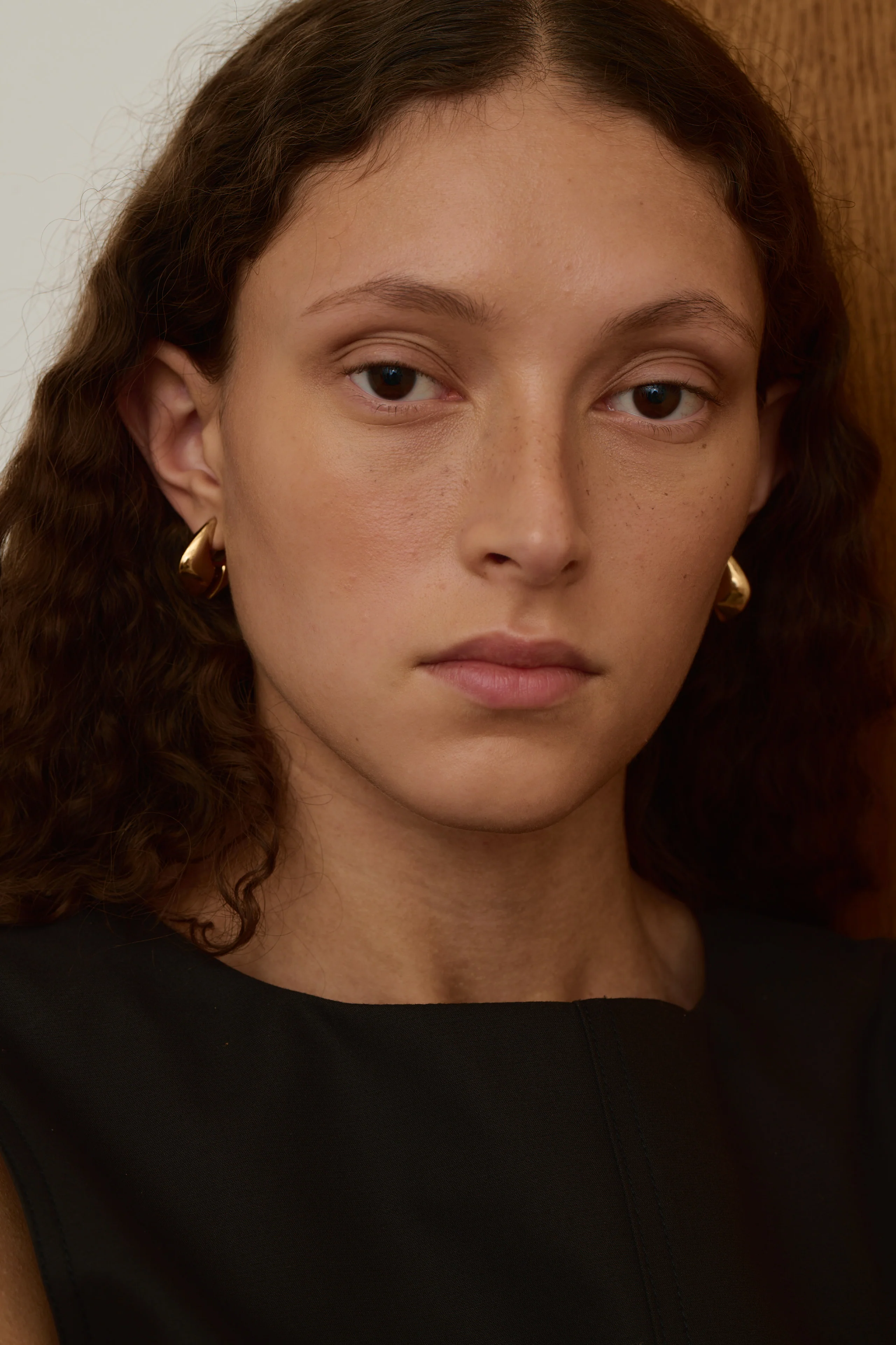 MINI GOLD EARRINGS - Image 2