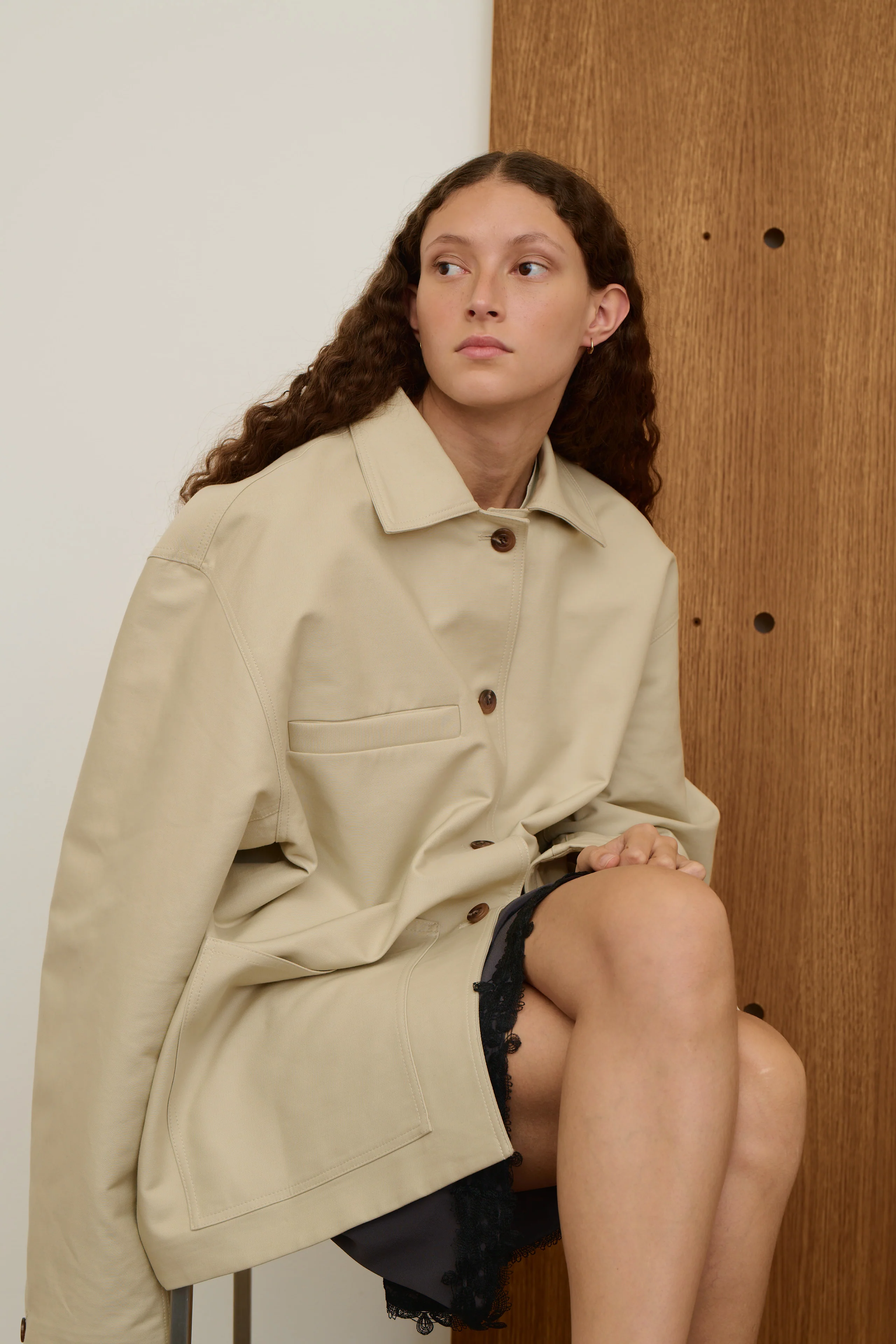 SMALL GOLD HOOPS - Image 4