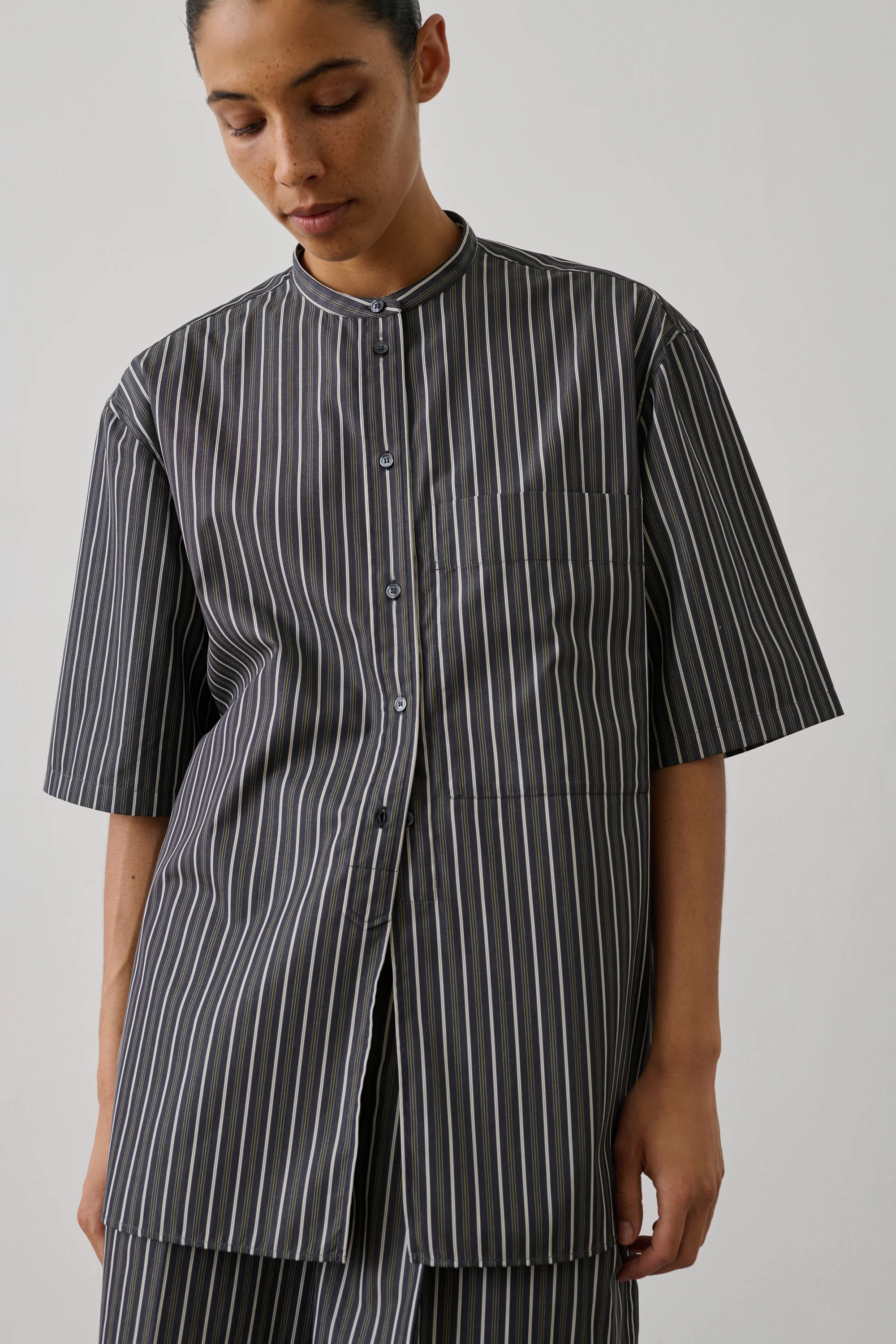 BLACK HANNAH SHIRT - Image 2