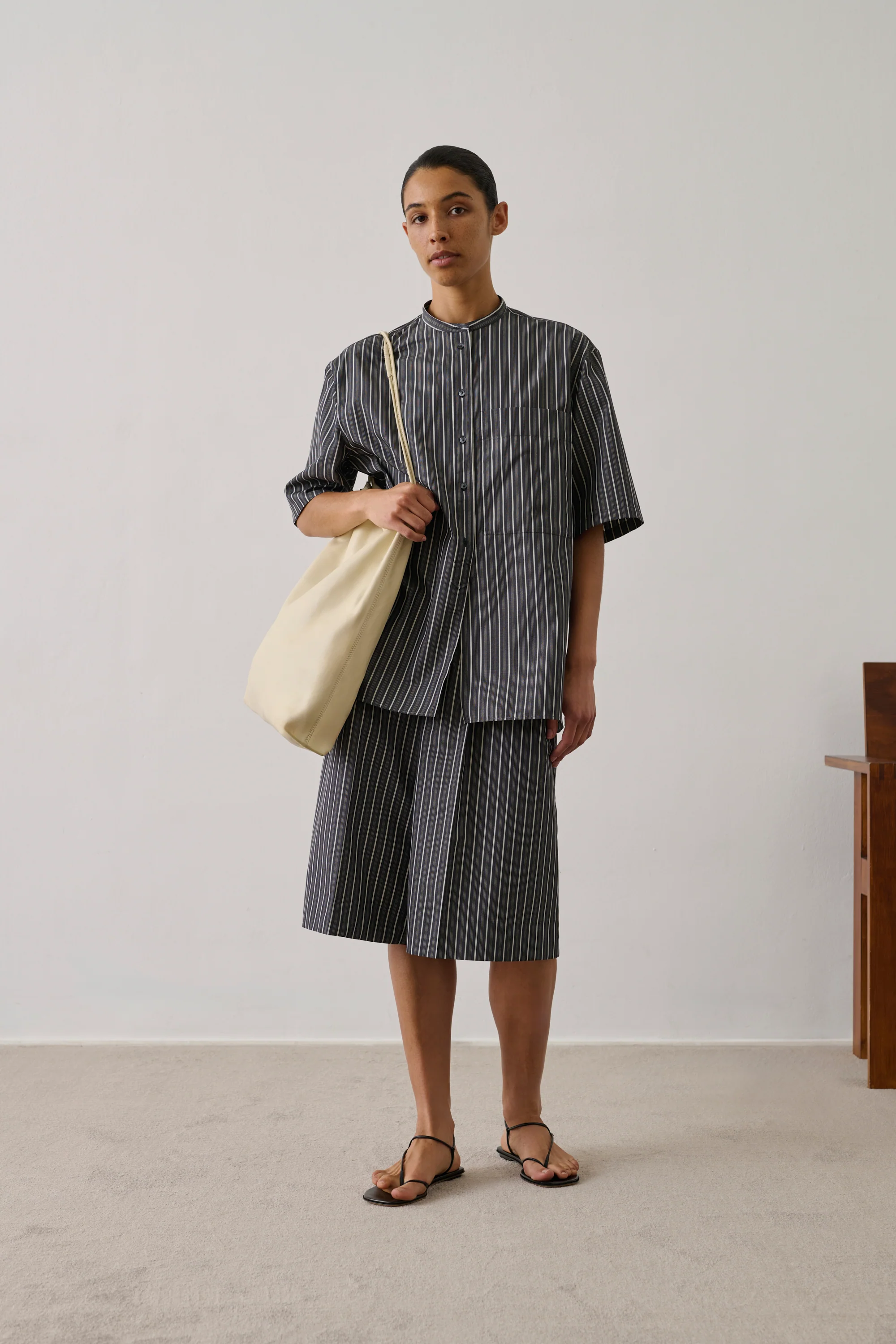 BLACK HANNAH SHIRT - Image 3