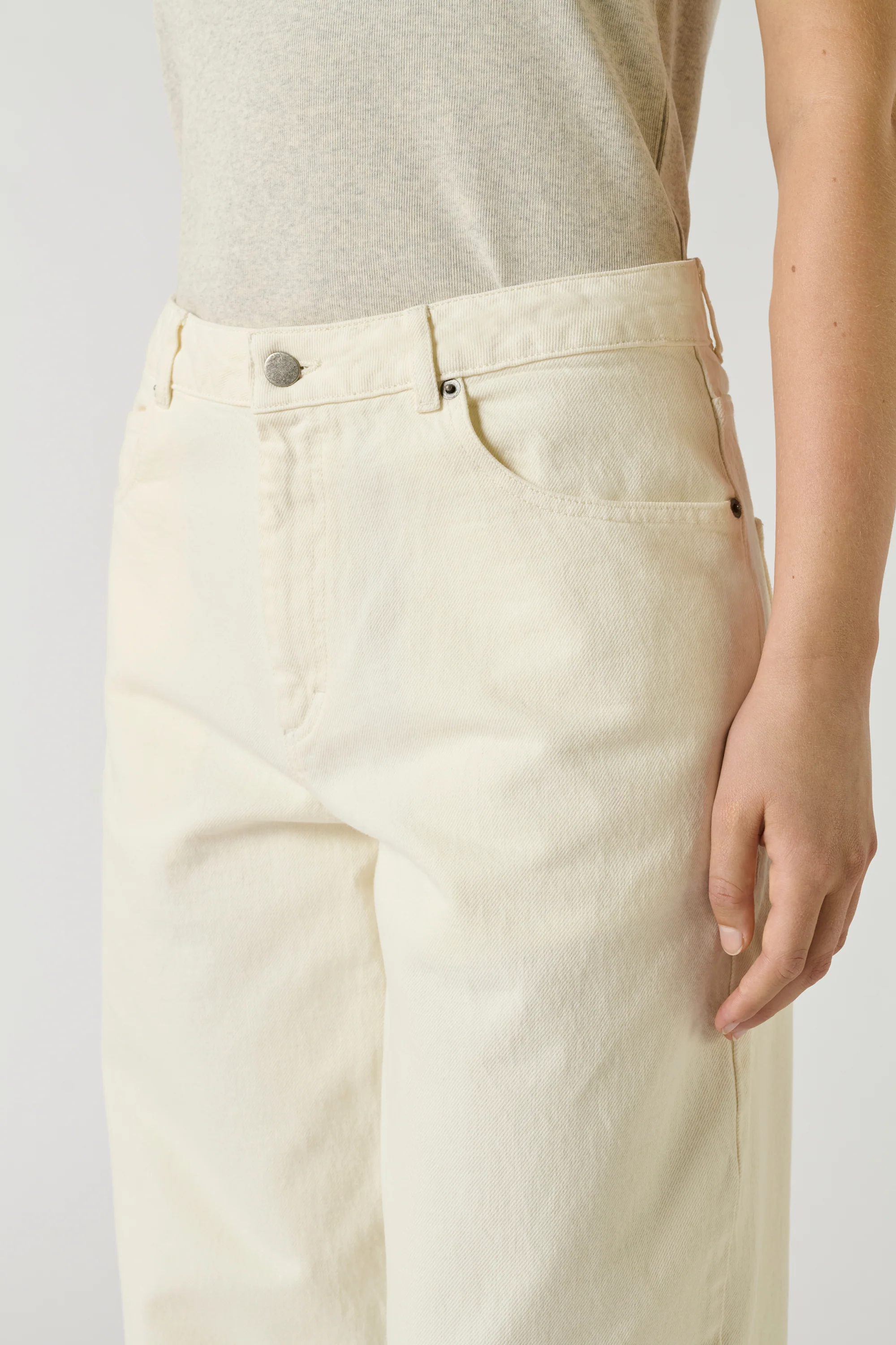 OFF-WHITE CALVIN JEANS - Image 4