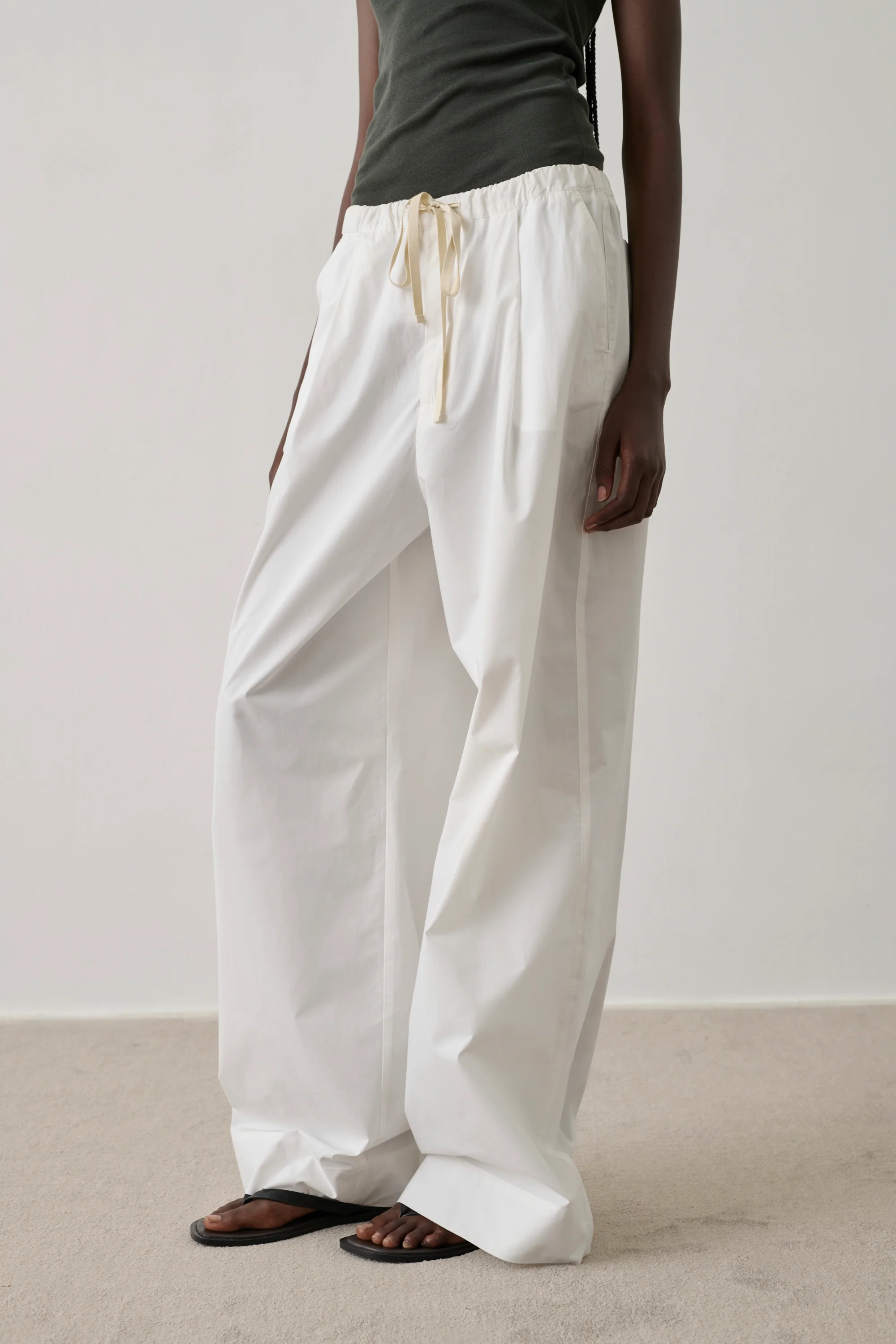WHITE HUGUES TROUSERS - Image 3
