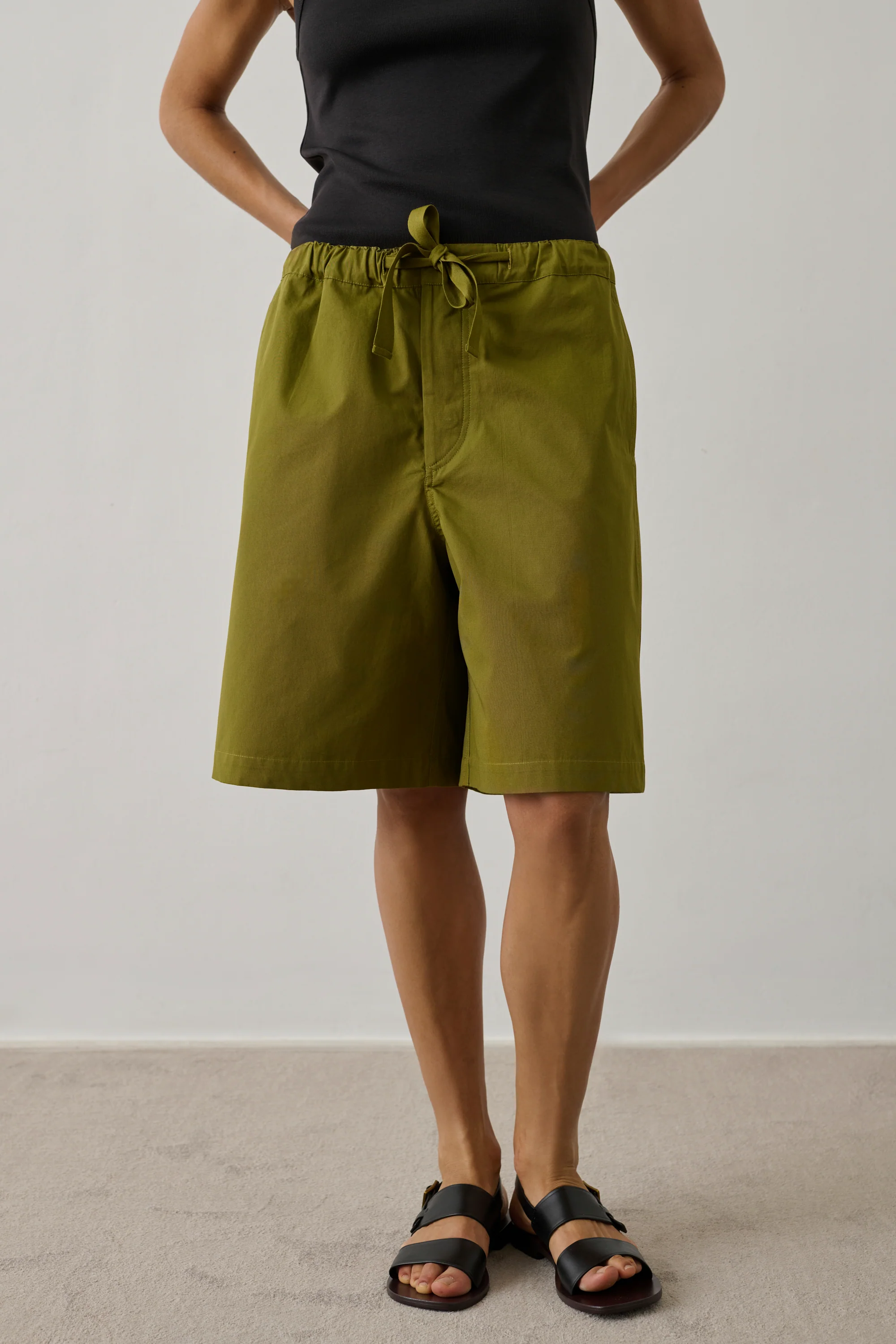 GREEN IZIA SHORTS - Image 3