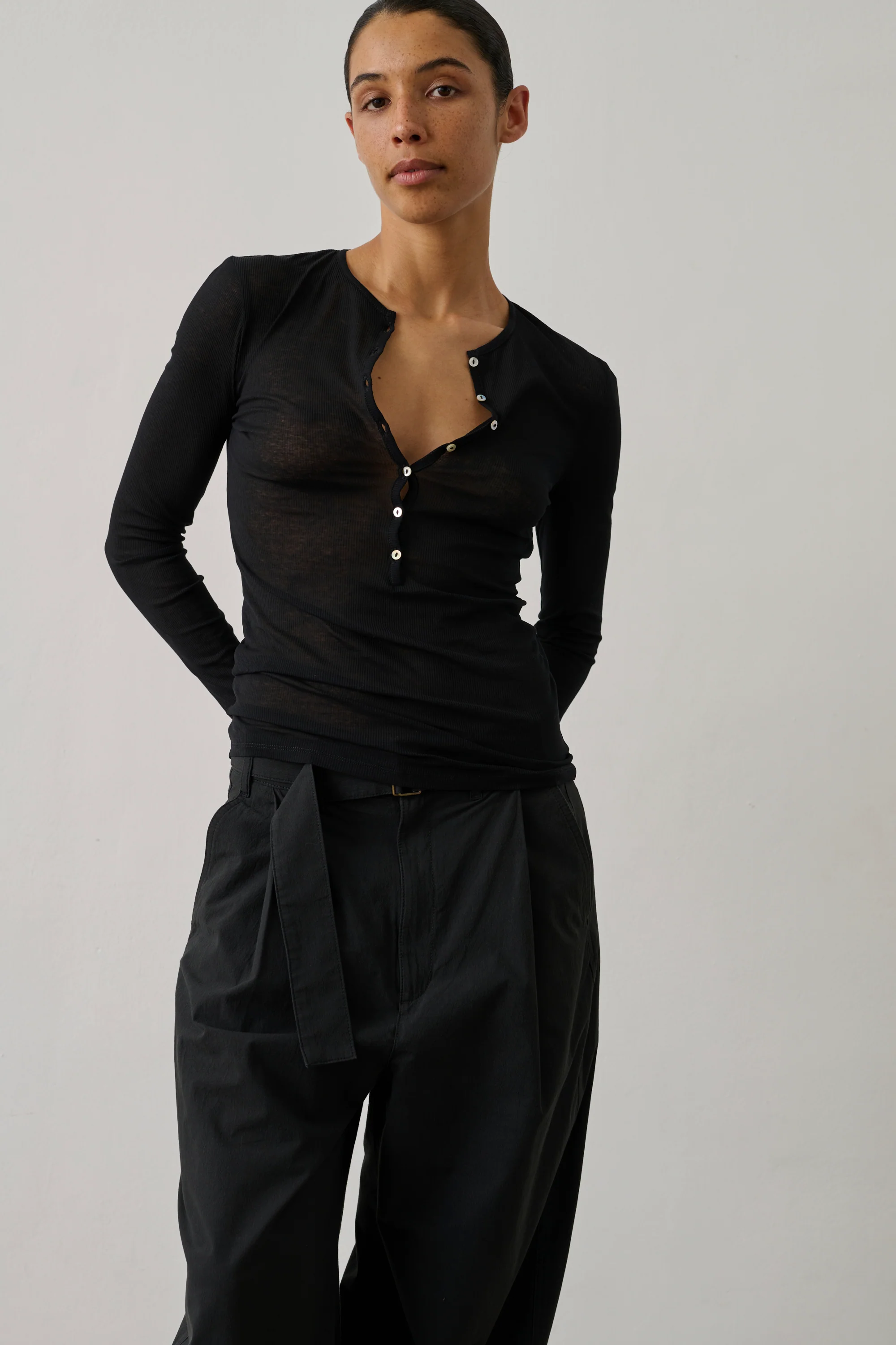 BLACK ISABELLA T-SHIRT - Image 2