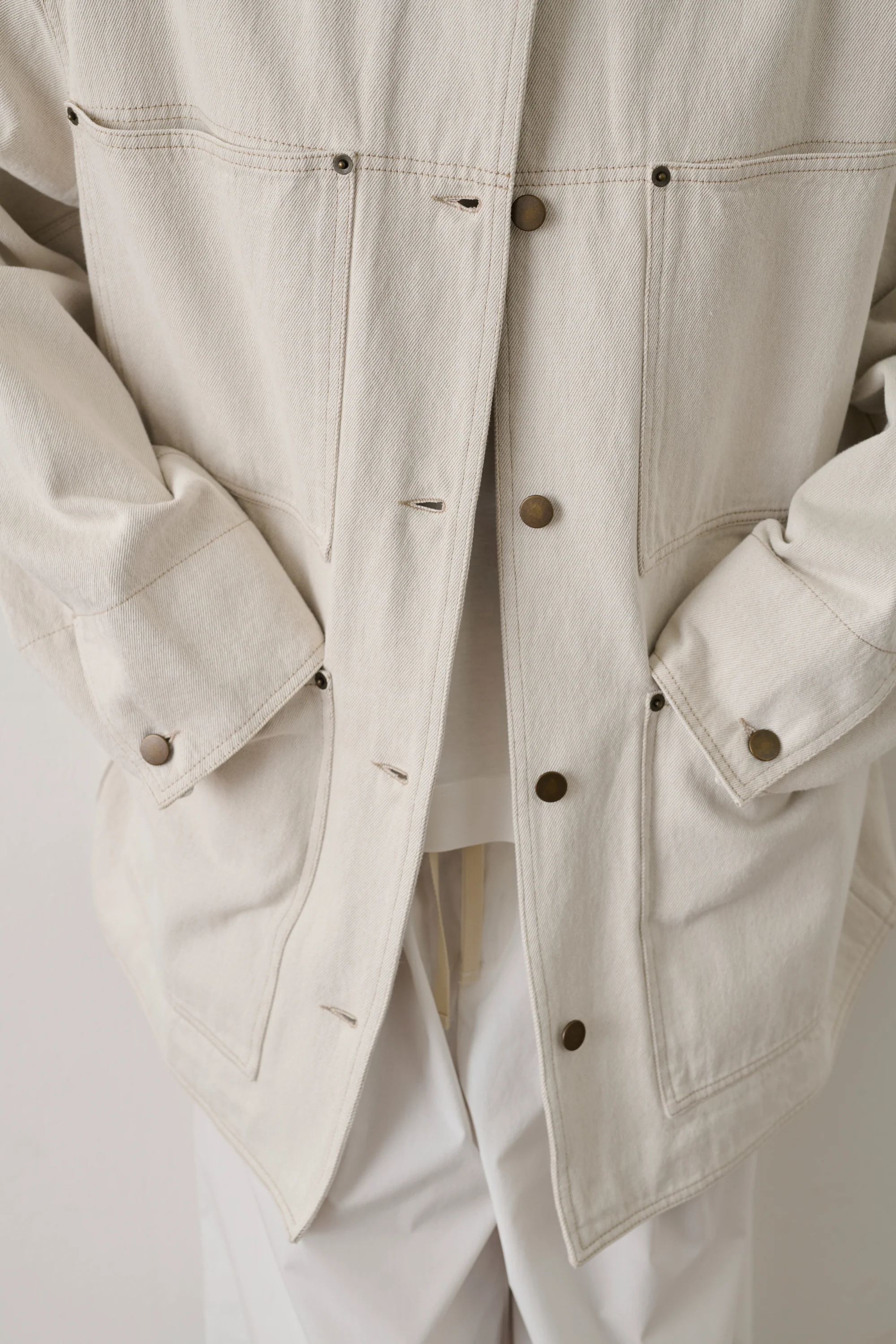 WHITE HIJA JACKET - Image 4